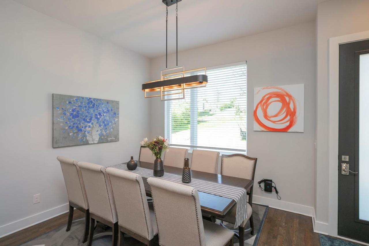 Luxury Townhome Skyline Views Mins To Dt Нэшвилл Экстерьер фото