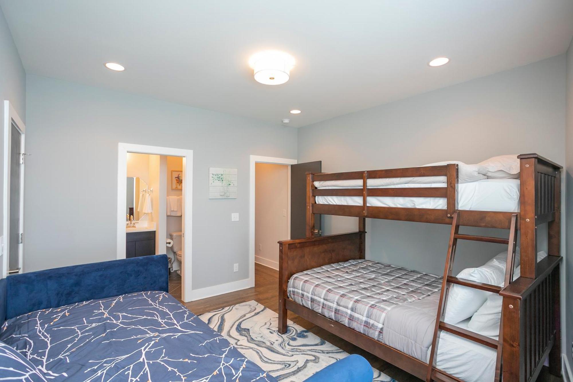 Luxury Townhome Skyline Views Mins To Dt Нэшвилл Экстерьер фото