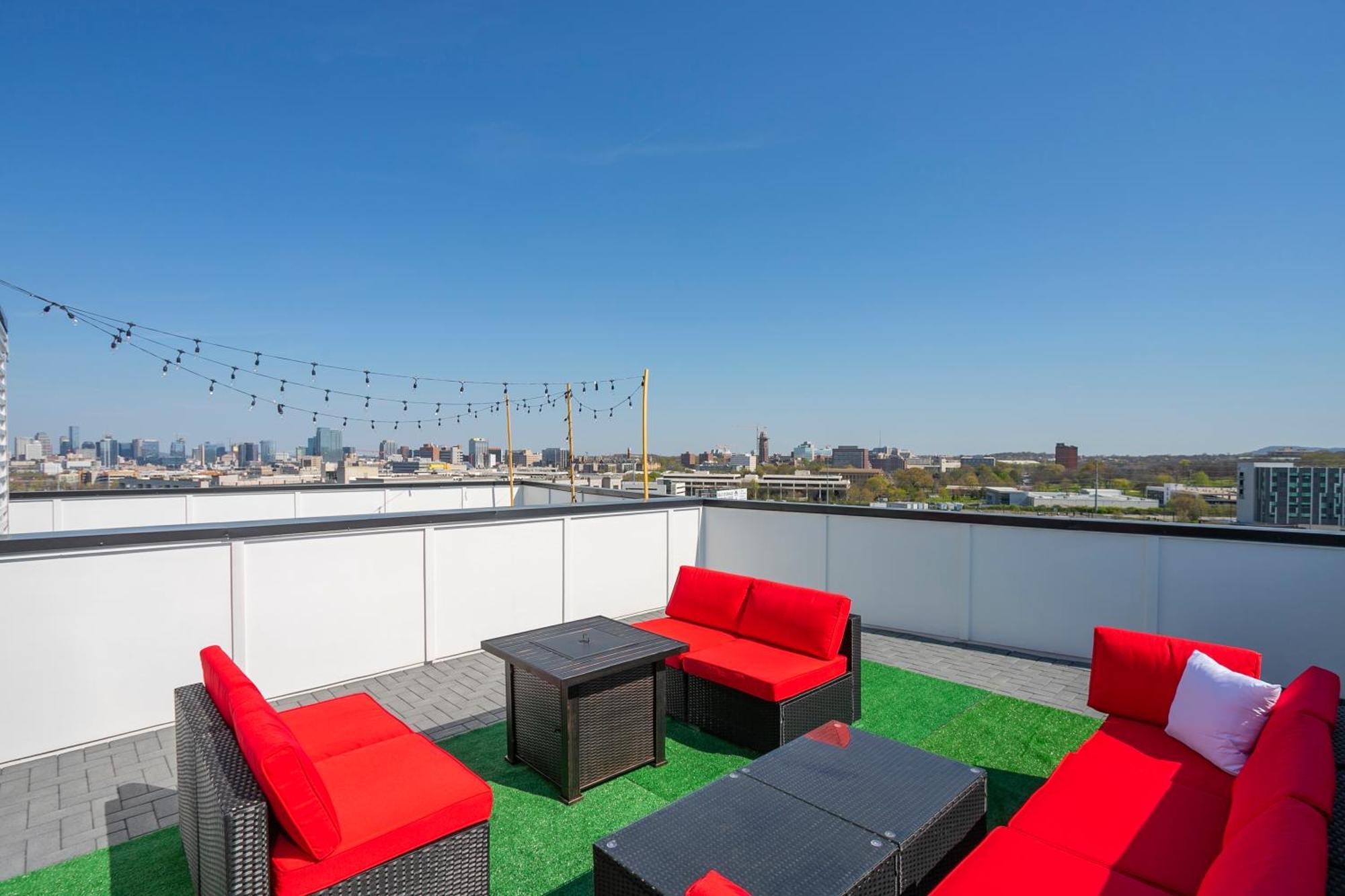 Luxury Townhome Skyline Views Mins To Dt Нэшвилл Экстерьер фото