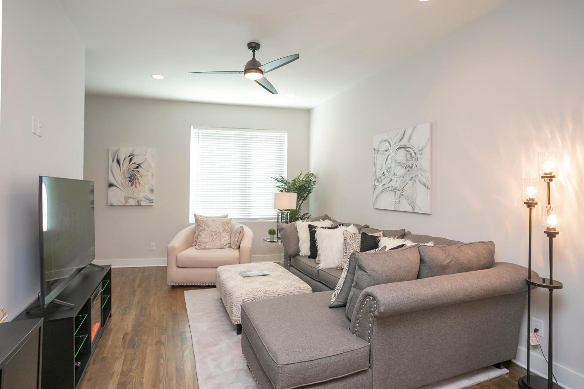 Luxury Townhome Skyline Views Mins To Dt Нэшвилл Экстерьер фото