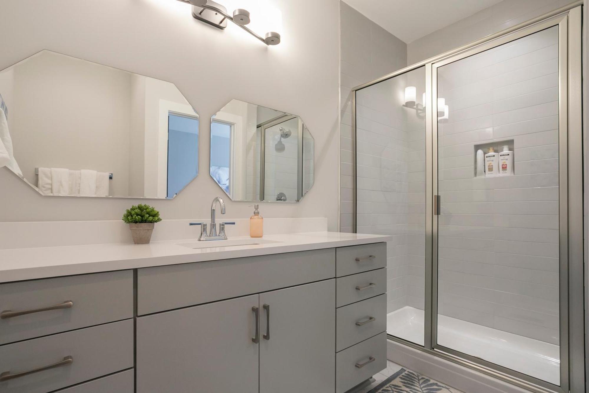 Luxury Townhome Skyline Views Mins To Dt Нэшвилл Экстерьер фото