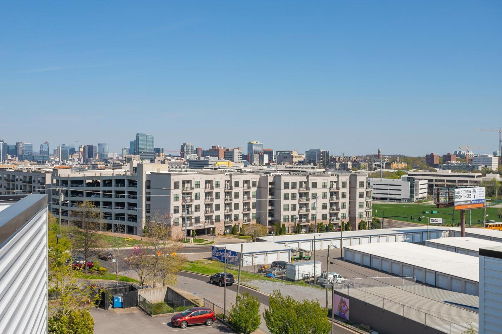 Luxury Townhome Skyline Views Mins To Dt Нэшвилл Экстерьер фото