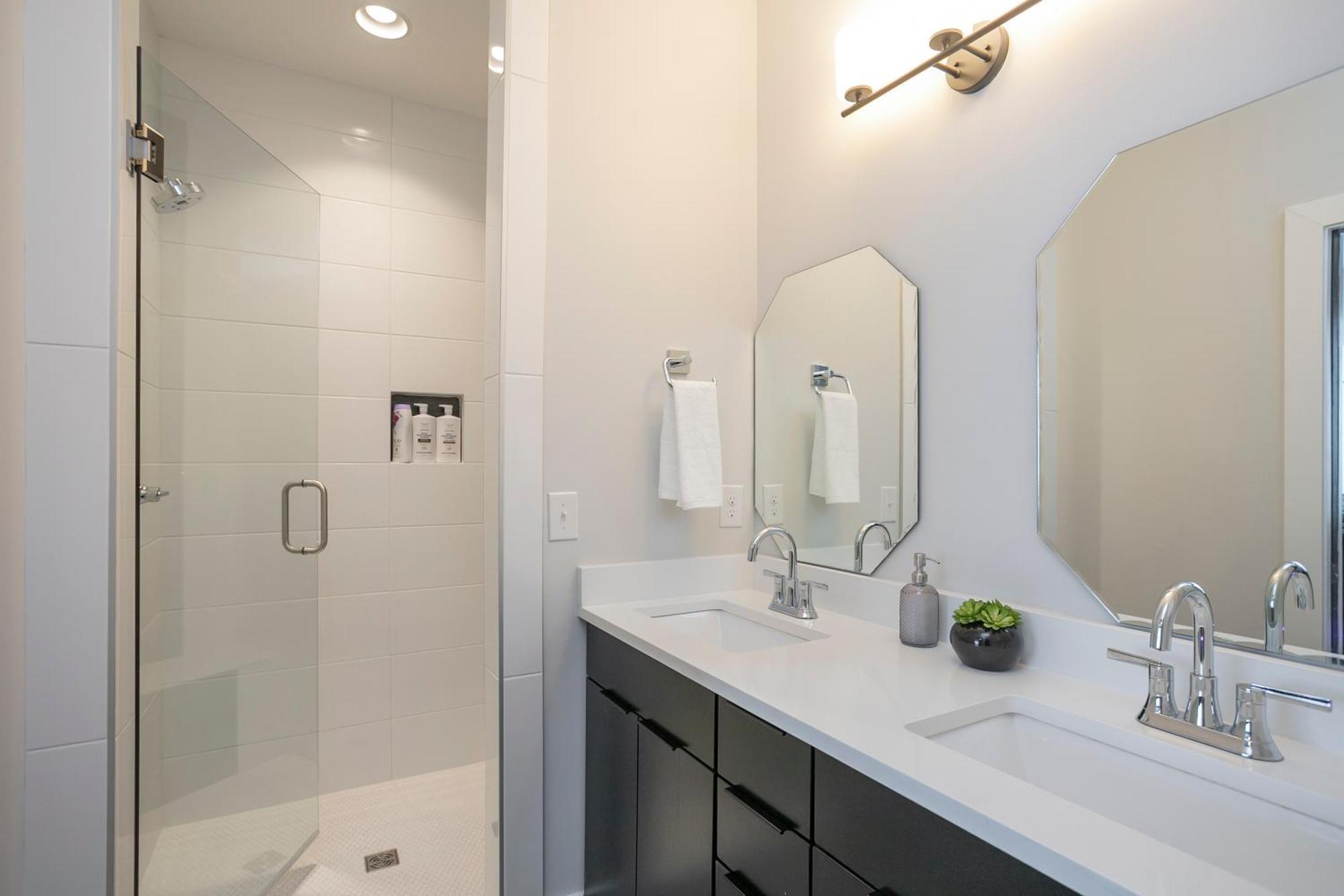 Luxury Townhome Skyline Views Mins To Dt Нэшвилл Экстерьер фото
