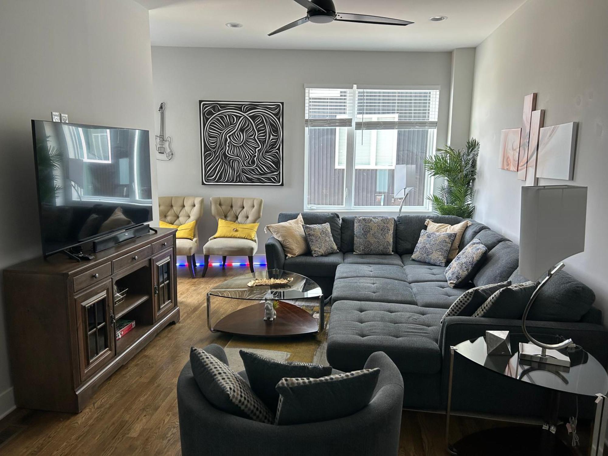 Luxury Townhome Skyline Views Mins To Dt Нэшвилл Экстерьер фото